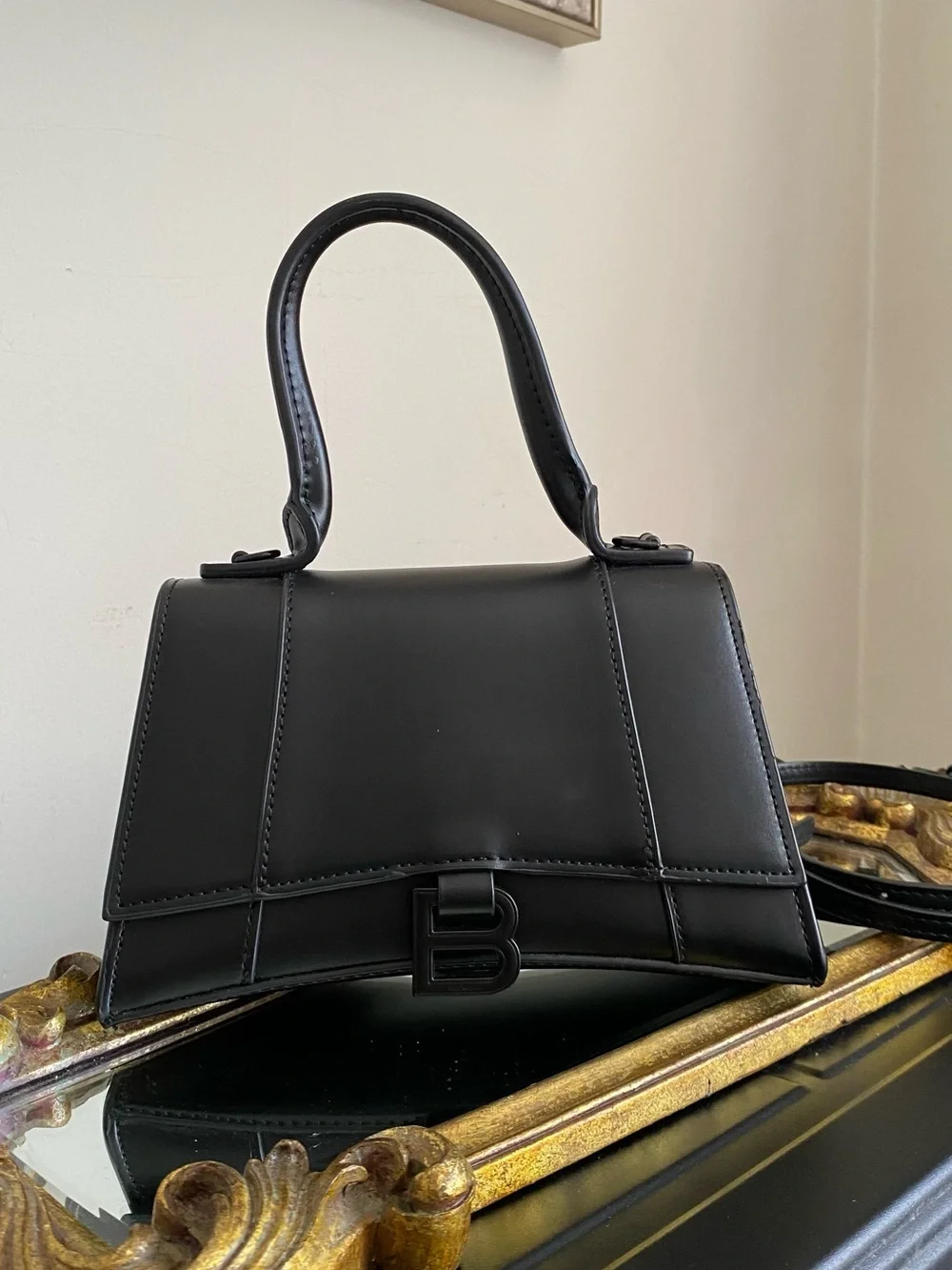 SHOULDER BAG